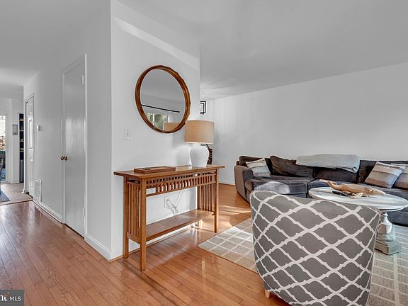 5th image of 1052 Cedar Ridge Ct
