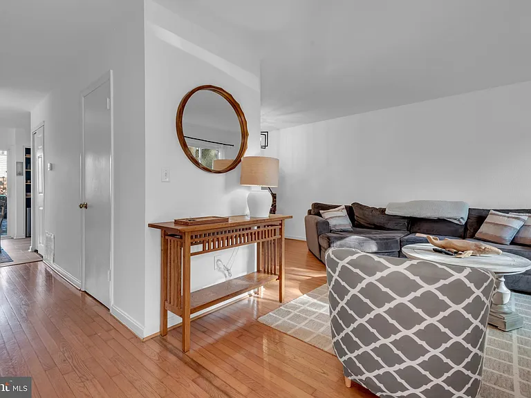 1052 Cedar Ridge Ct — Photo 5