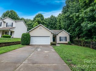 8208 Pozzi Rd, Charlotte, NC 28216
