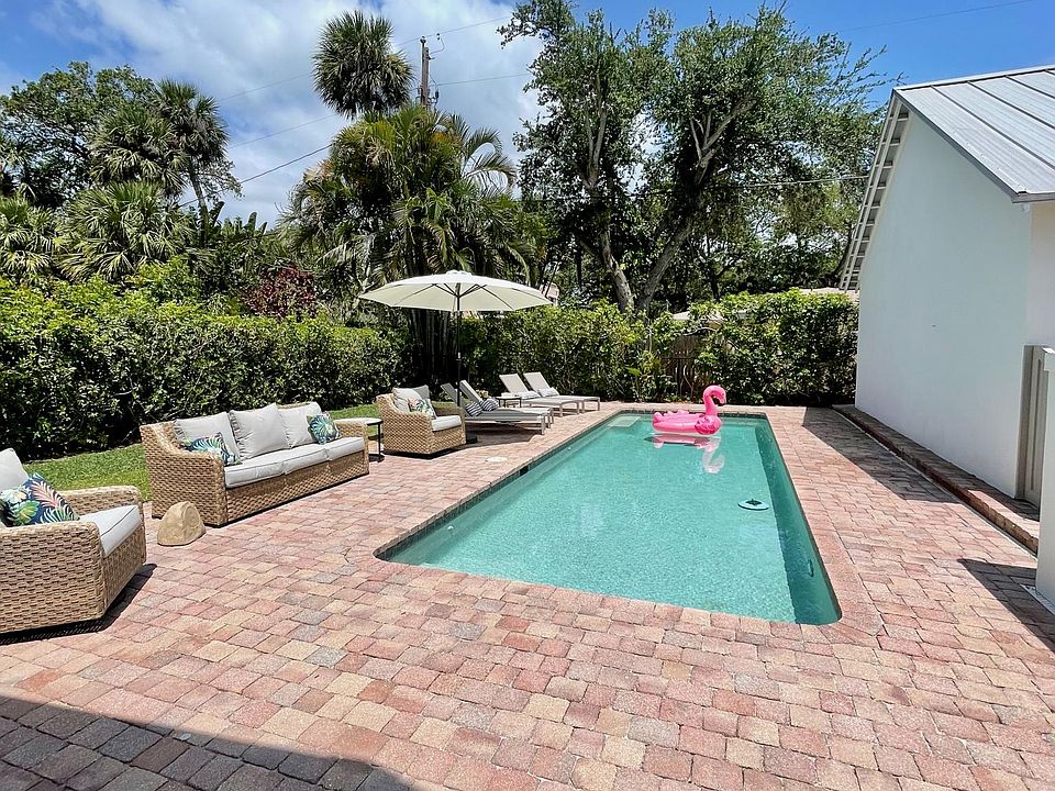 1st image of 711 Hibiscus Ln