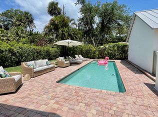 711 Hibiscus Ln, Vero Beach, FL 32963