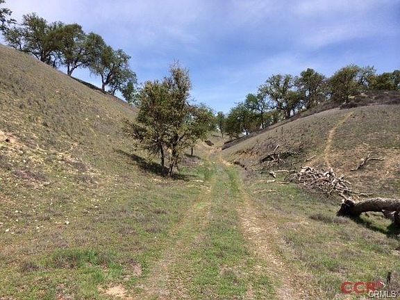 Access from paved Cross Country Road