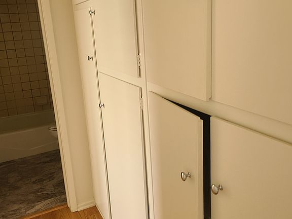 5th image of 24647 Pennsylvania Ave APT 17