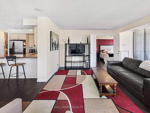 2nd image of 140 Simcoe St #Penthouse 09