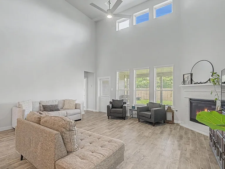 18307 Windy Knoll Way — Photo 12