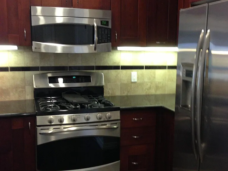 125 N Raymond Ave #409 — Photo 16