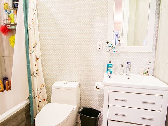4th image of 17 Troutman St APT 1F