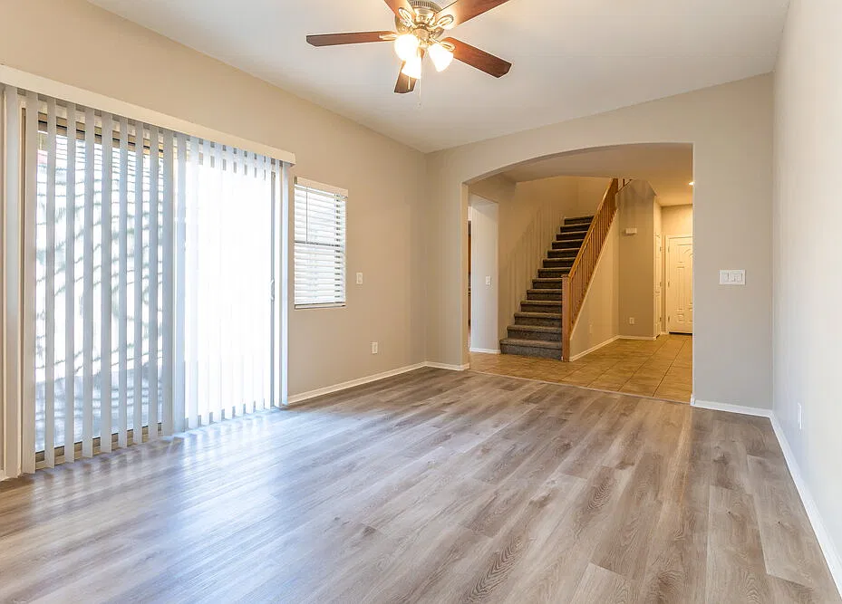 3 bed, 3.0 bath, 1573 sqft, $2,270 — Photo 4
