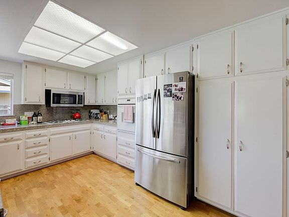 5th image of 7596 Oak Leaf Drive