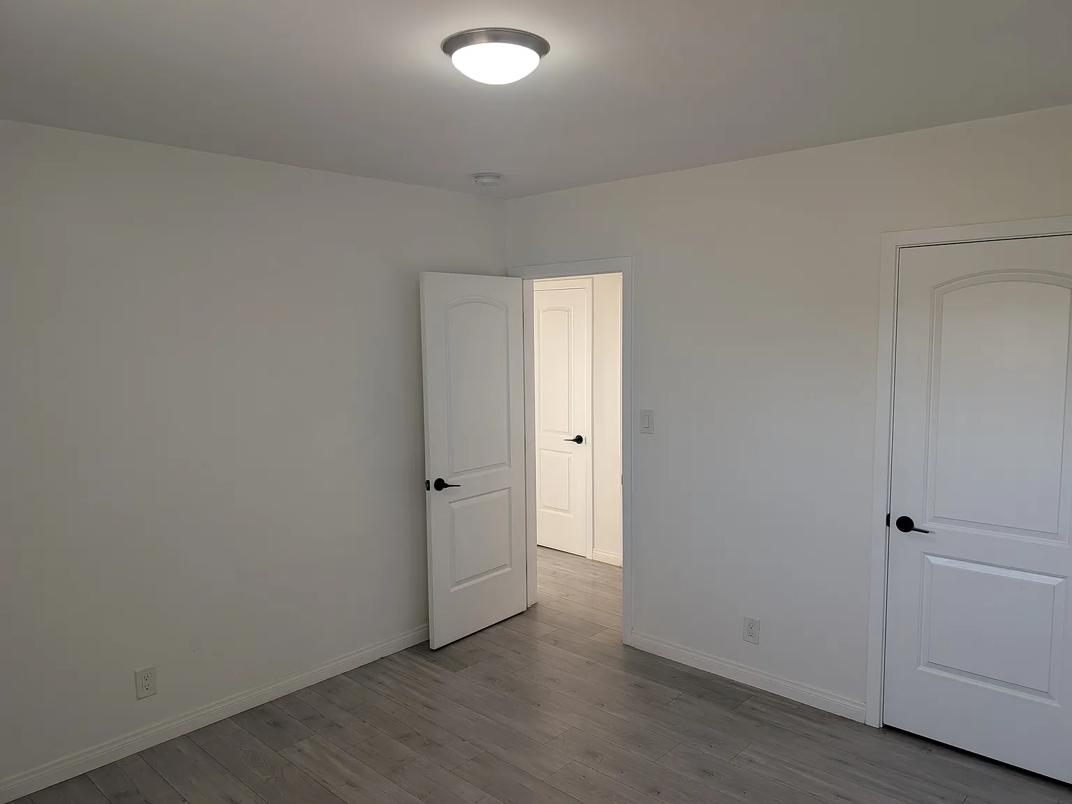 6818 Morella Ave. - C — Photo 2