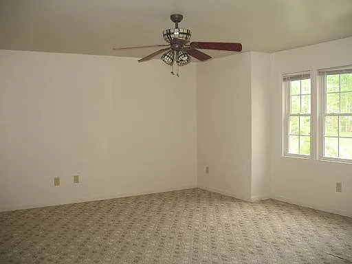 4 bed, 2.5 bath, 2104 sqft, $2,150 — Photo 3