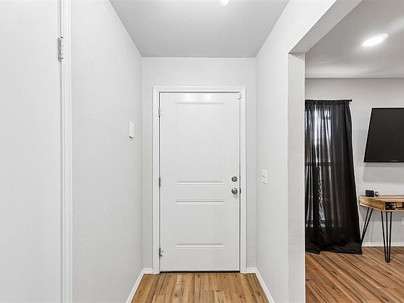 5th image of 513 Willow Ridge Pl