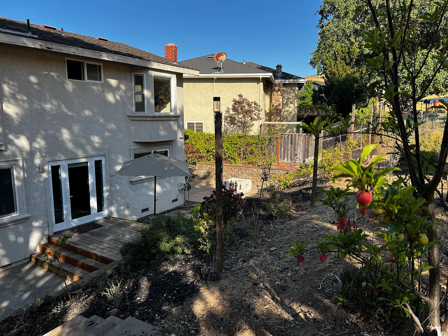 3 bed, 2256 sqft, $4,900 — Photo 4