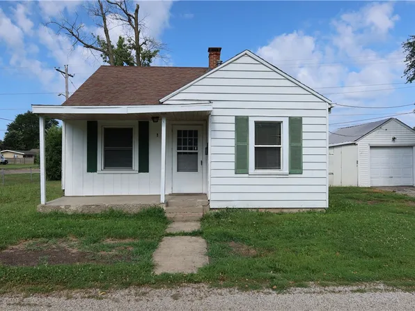 1 Brown Ct, Mattoon, IL 61938