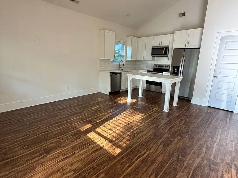 1220 Fairmont St — Photo 2
