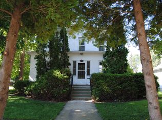 221 W South St, Clinton, IL 61727