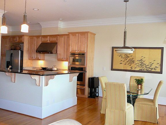 Gourmet Kitchen and Breakfast Area