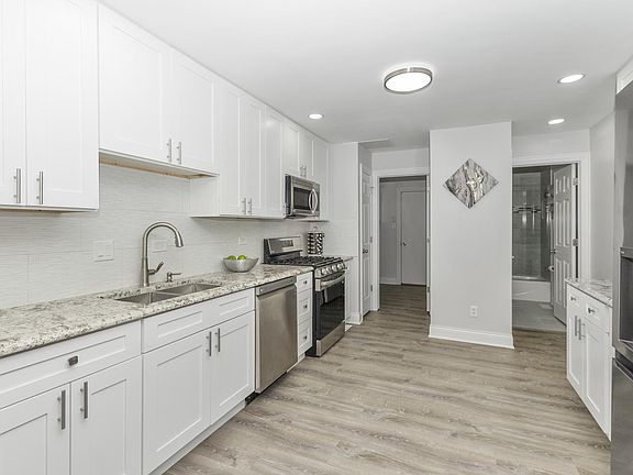 3rd image of 18337 Pond View Ct