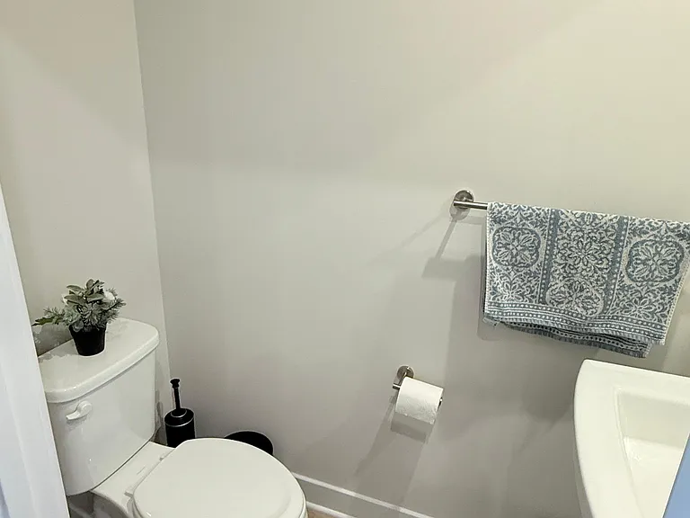 Powder Room 2, 1st Floor.