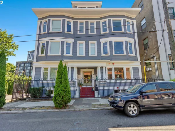 1714 NW Couch St APT 19, Portland, OR 97209
