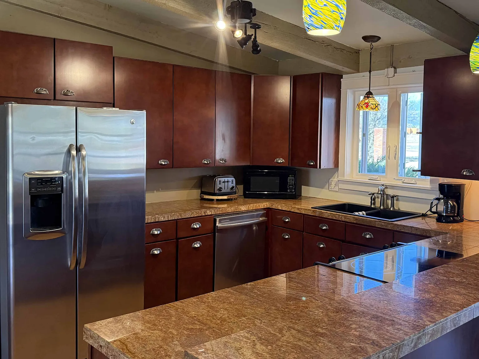 3 bed, 1.5 bath, 1638 sqft, $3,000 — Photo 4