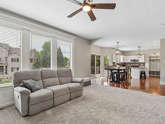 2nd image of 4622 153rd St
