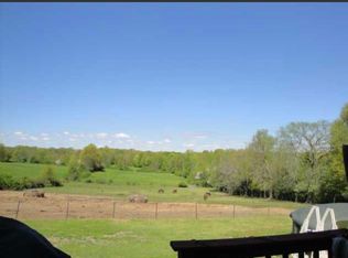 481 E St N, Suffield, CT 06078