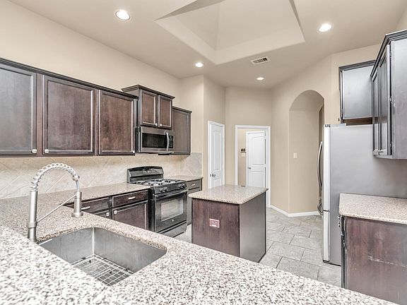 4th image of 3006 Hurst Green Ln