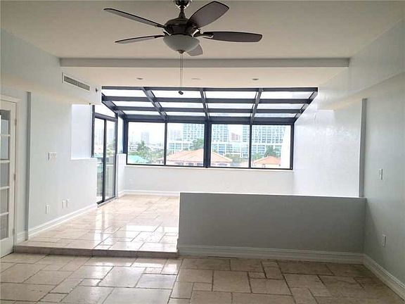5th image of 401 Poinciana Dr
