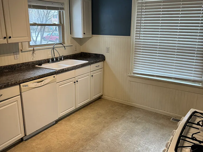 1528 W Sunset Ave — Photo 7