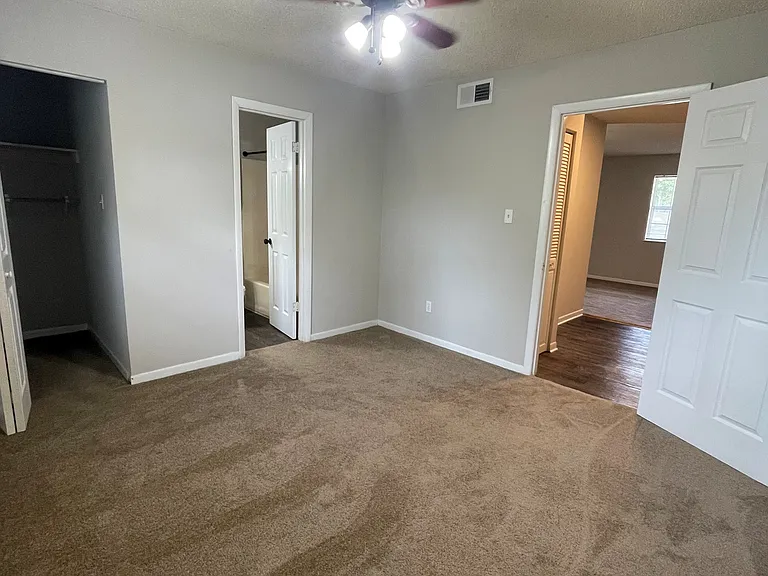 Oak Terrace Apartments — Photo 43