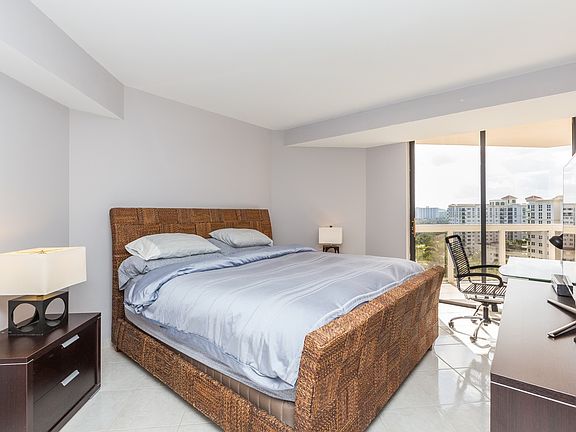 5th image of 20185 E Country Club Dr APT 1504