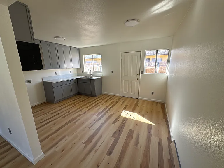 404 N M St #B — Photo 5