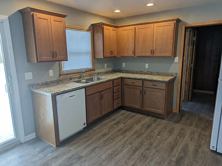 1704 Parker St — Photo 9
