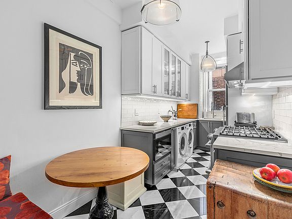 3rd image of 588 W End Ave APT 15A