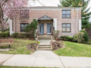 23 West Mill Drive #9A, Great Neck, NY 11021