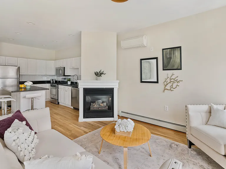 137 P St #2 — Photo 1