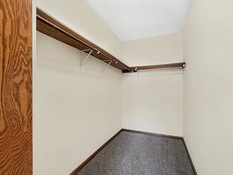 Parkview Manor — Photo 41