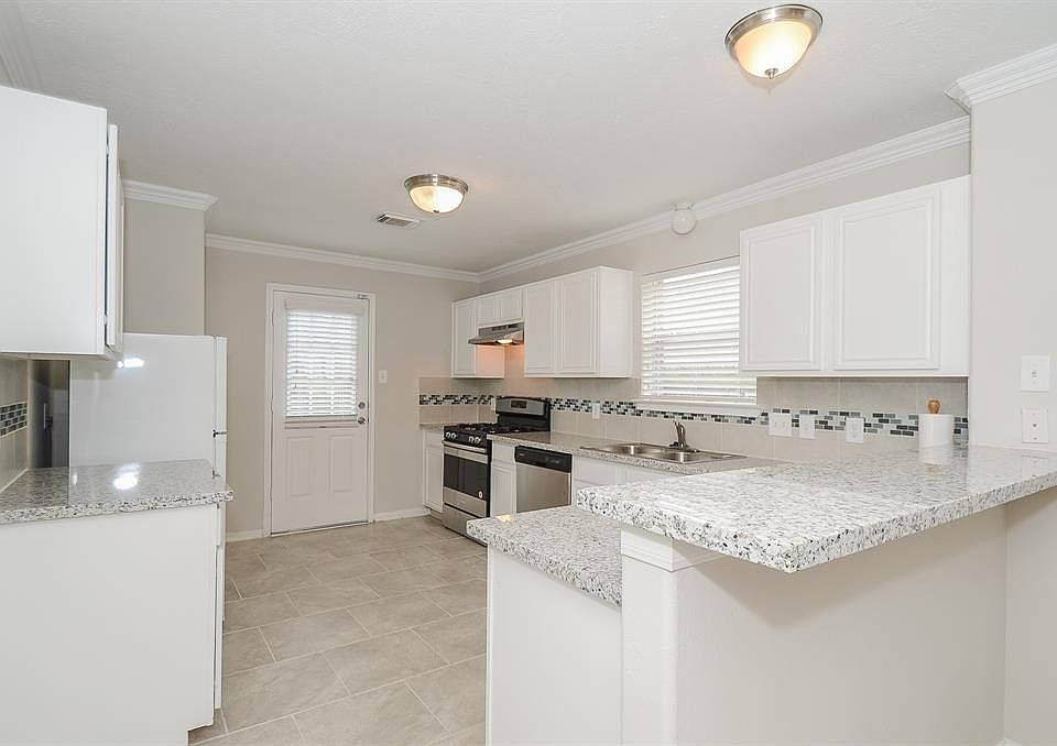 1st image of 6630 Windy River Ln