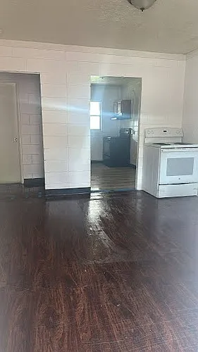 301 S East St Photo 1