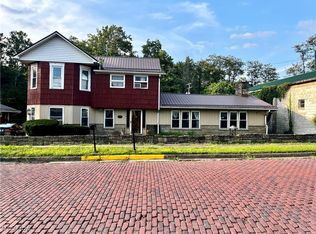 67 W Main St, Adena, OH 43901