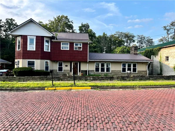 67 W Main St, Adena, OH 43901