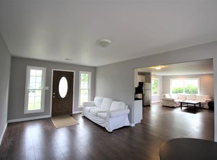 31 Indian Park Rd, Levittown, PA 19057