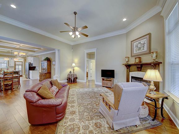 5th image of 111 Ardenwood Dr