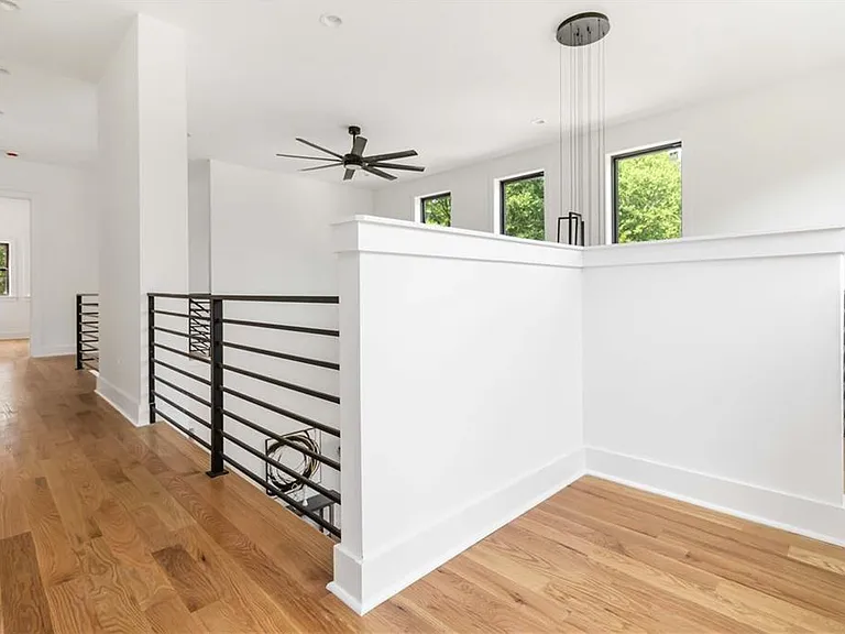 1554 Columbia Cir — Photo 34