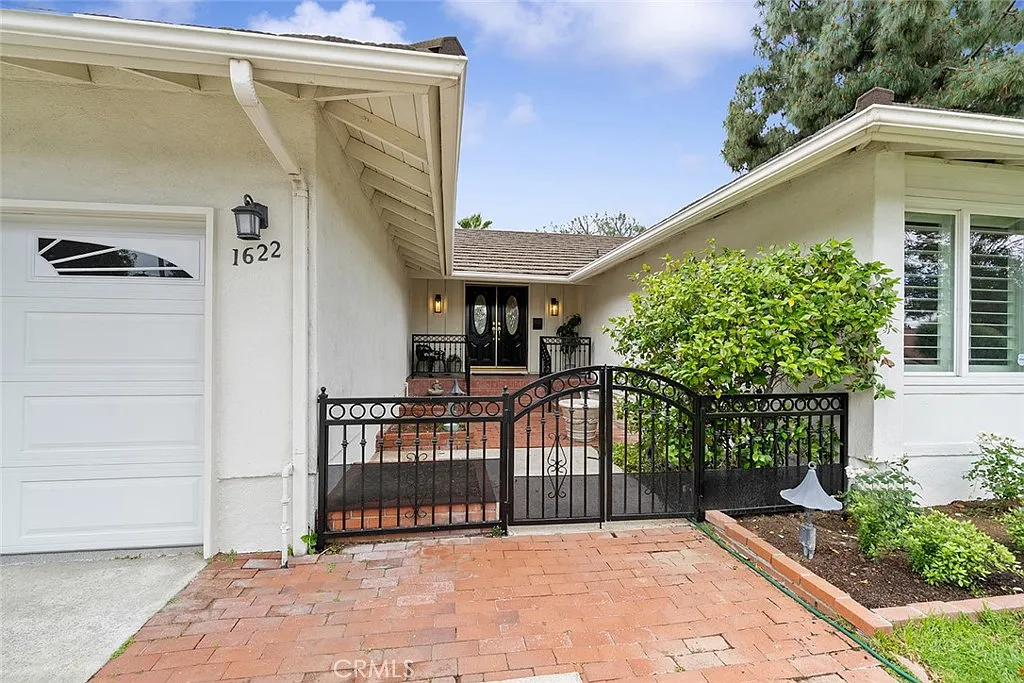 4 bed, 2055 sqft, $6,000 — Photo 3