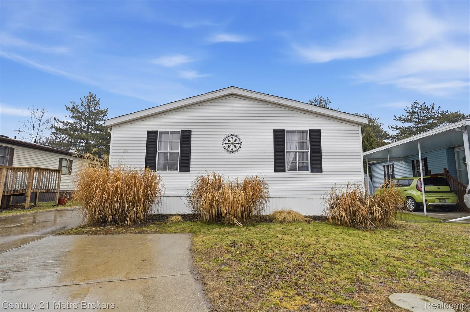 3009 Bay View Dr photo 1