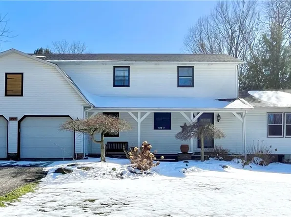 13655 W Spring St, Burton, OH 44021