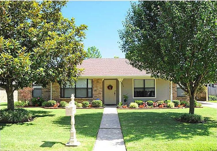 1st image of 2636 Elm Lawn Dr