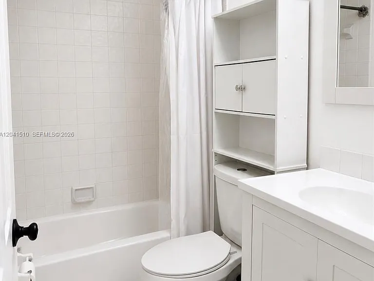 1120 NE 209th Ter — Photo 10